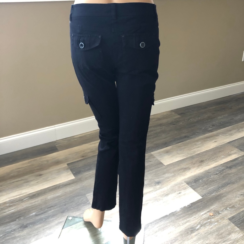 WHITE HOUSE/BLACK MARKET